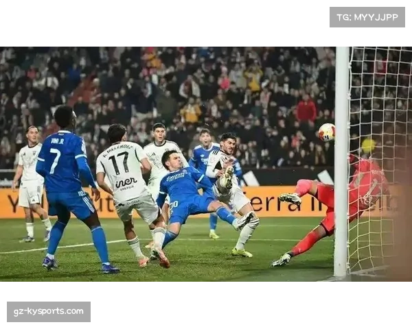 球员交易窗口期即将关闭 多队酝酿压哨签约补强阵容 球员交易窗口期即将关闭 多队酝酿压哨签约补强阵容